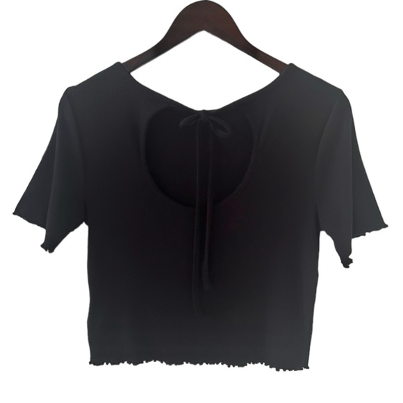 NEW Express Black Cropped Ruffle Trim Open Back Short Sleeve Tee Size Small - Picture 8 of 10